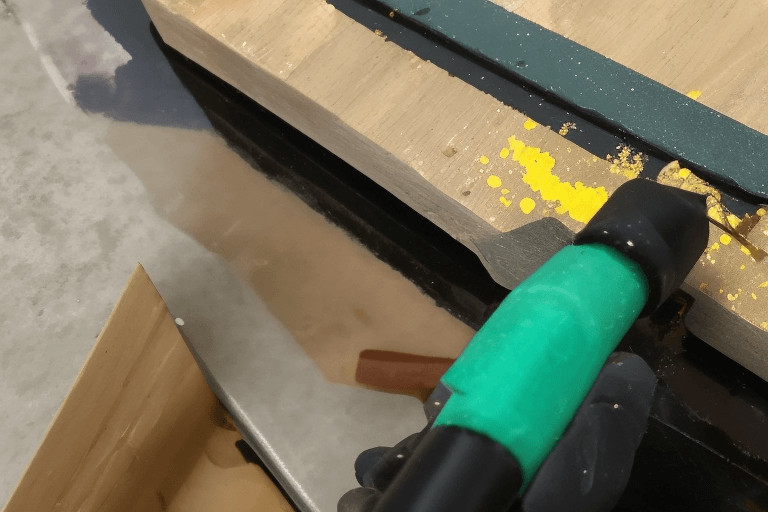 How do you resin cardboard