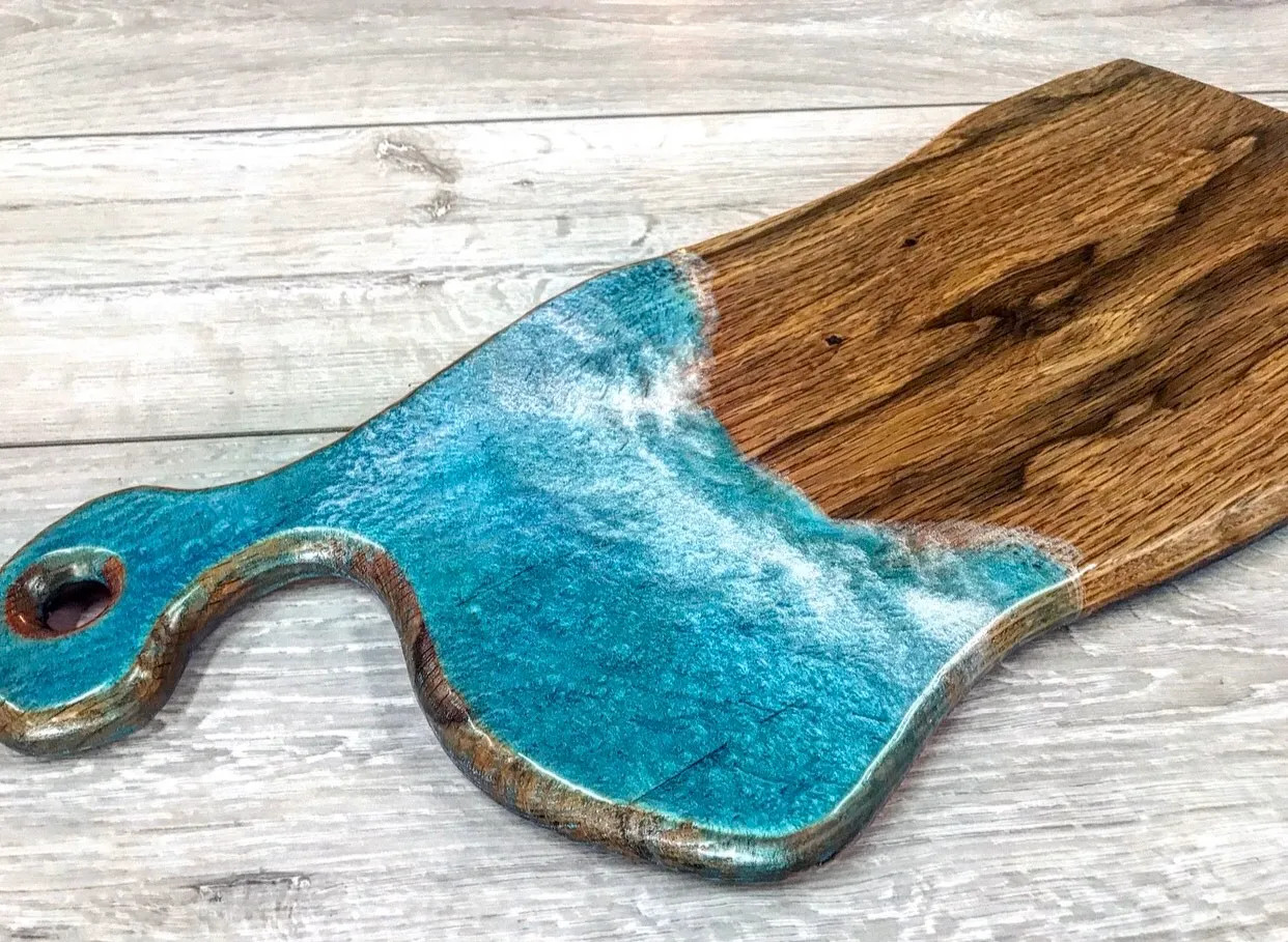 How do you cut epoxy resin